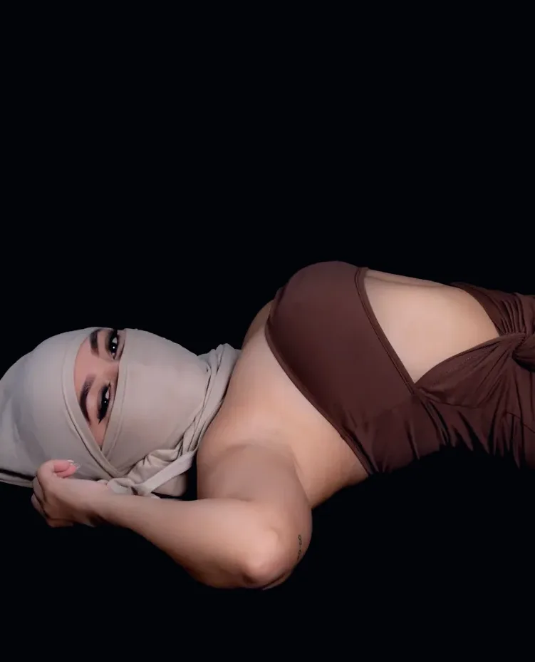 Hannah, 25