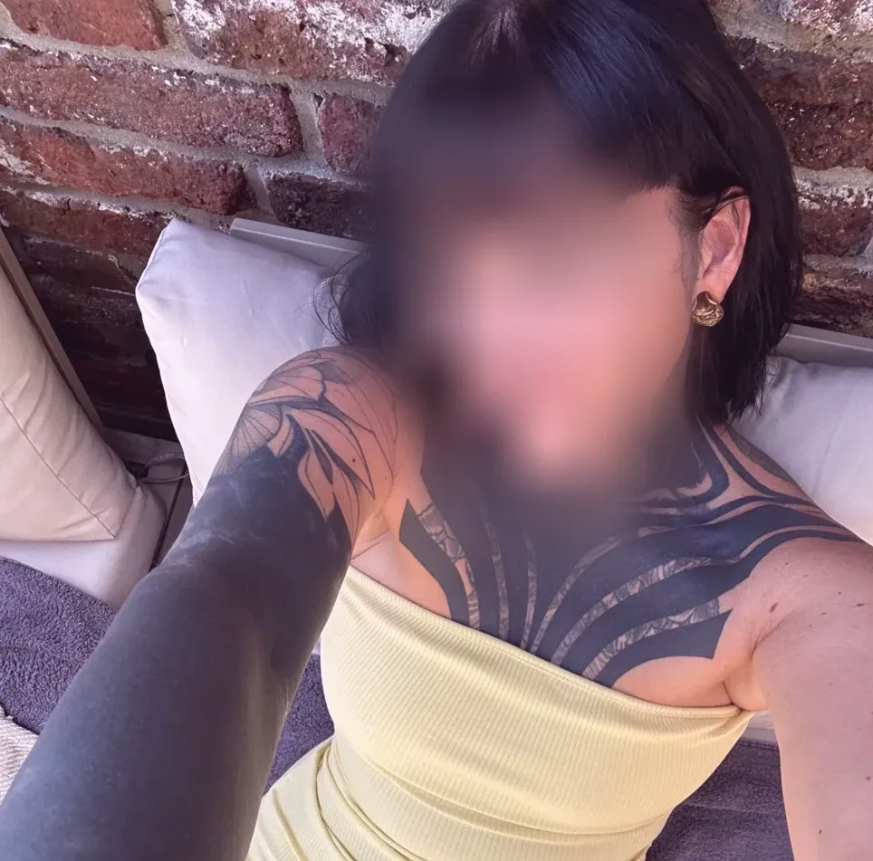 Lilly, 35