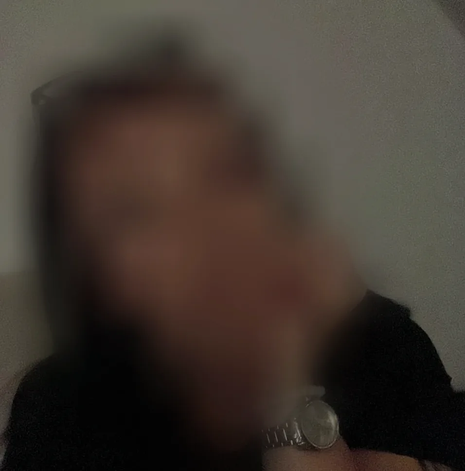 Mia, 30