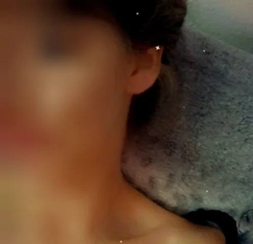 Zeynep, 26